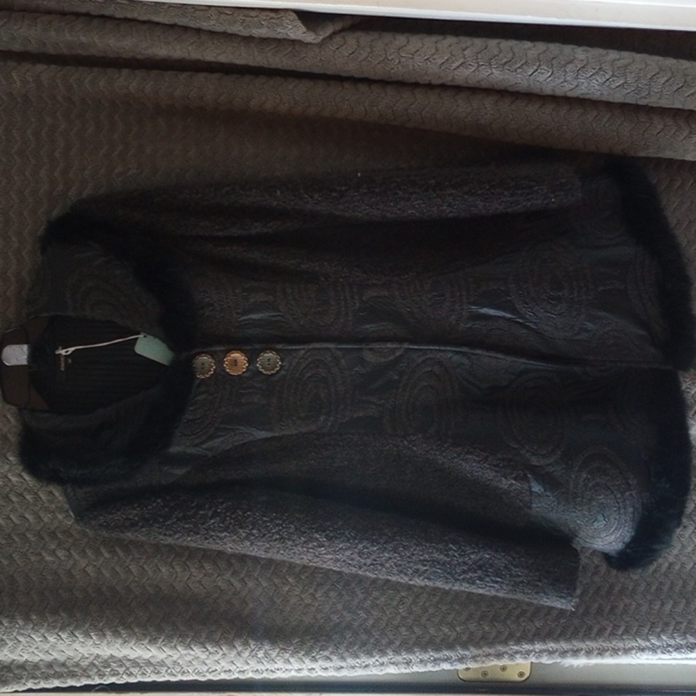 Ladies Coat - Picture 4 of 4